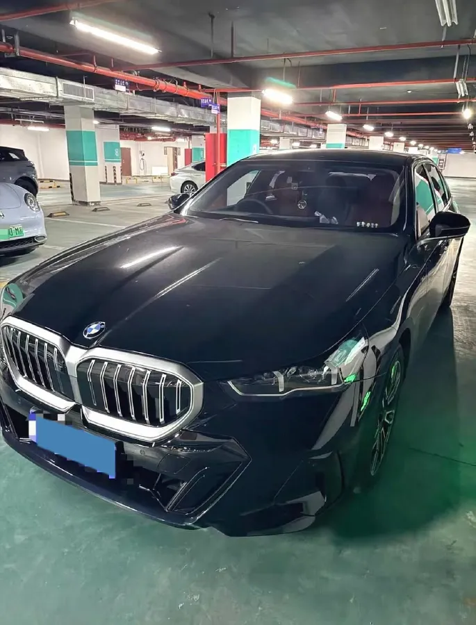 2024 BMW 5 Series 2.0T 258HP L4 8AT,autocango,china used car exporter,china ev exporter,chinese used car exporter,chinese used ev exporter