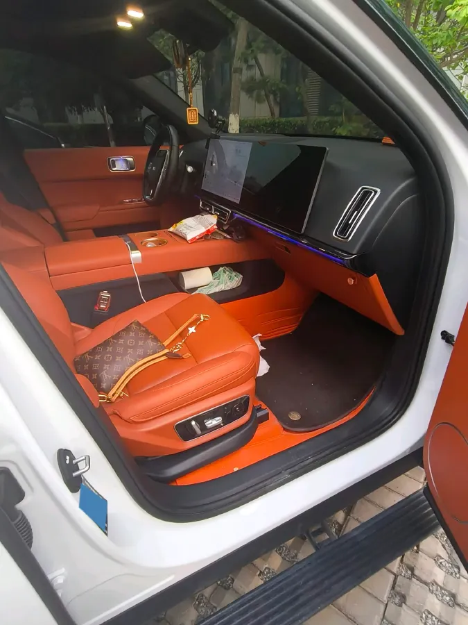 2024 Li L8 Range Extended 154HP REEV 42.8KWH,autocango,china used car exporter,china ev exporter,chinese used car exporter,chinese used ev exporter