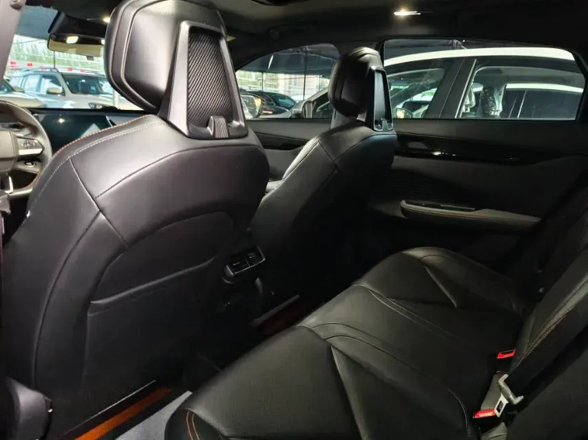 2022 ChangAn UNI-V 1.5T 188HP L4 7DCT,autocango,china used car exporter,china ev exporter,chinese used car exporter,chinese used ev exporter