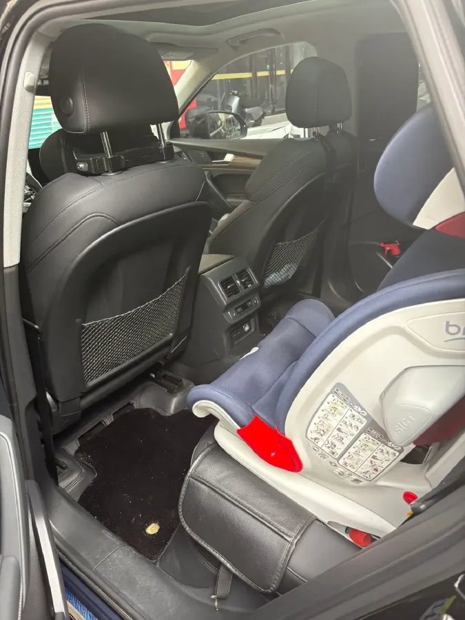 2022 Audi Q5L 2.0T 190HP L4 7DCT,autocango,china used car exporter,china ev exporter,chinese used car exporter,chinese used ev exporter