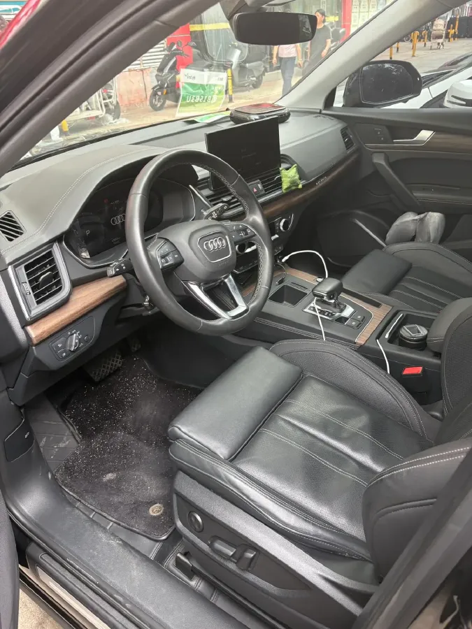 2022 Audi Q5L 2.0T 190HP L4 7DCT,autocango,china used car exporter,china ev exporter,chinese used car exporter,chinese used ev exporter