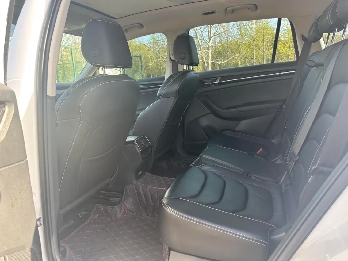 2018 Skoda Kodiak 1.8T 180HP L4 7DCT,autocango,china used car exporter,china ev exporter,chinese used car exporter,chinese used ev exporter