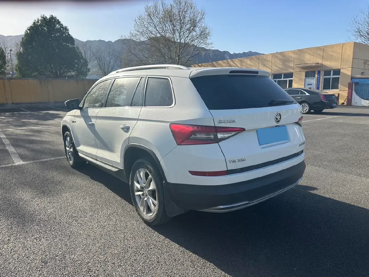 2018 Skoda Kodiak 1.8T 180HP L4 7DCT,autocango,china used car exporter,china ev exporter,chinese used car exporter,chinese used ev exporter