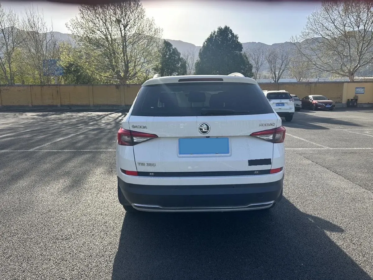 2018 Skoda Kodiak 1.8T 180HP L4 7DCT,autocango,china used car exporter,china ev exporter,chinese used car exporter,chinese used ev exporter