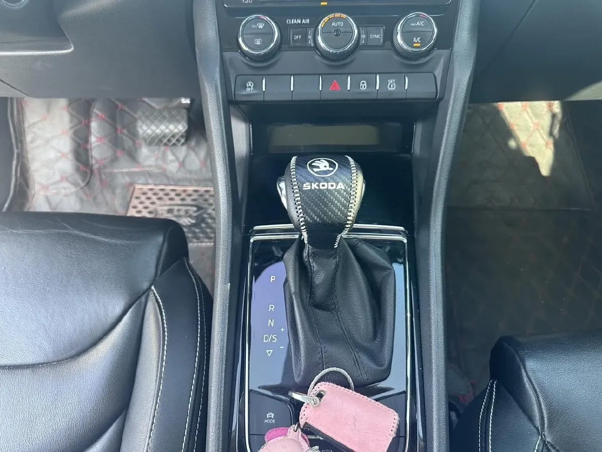 2018 Skoda Kodiak 1.8T 180HP L4 7DCT,autocango,china used car exporter,china ev exporter,chinese used car exporter,chinese used ev exporter