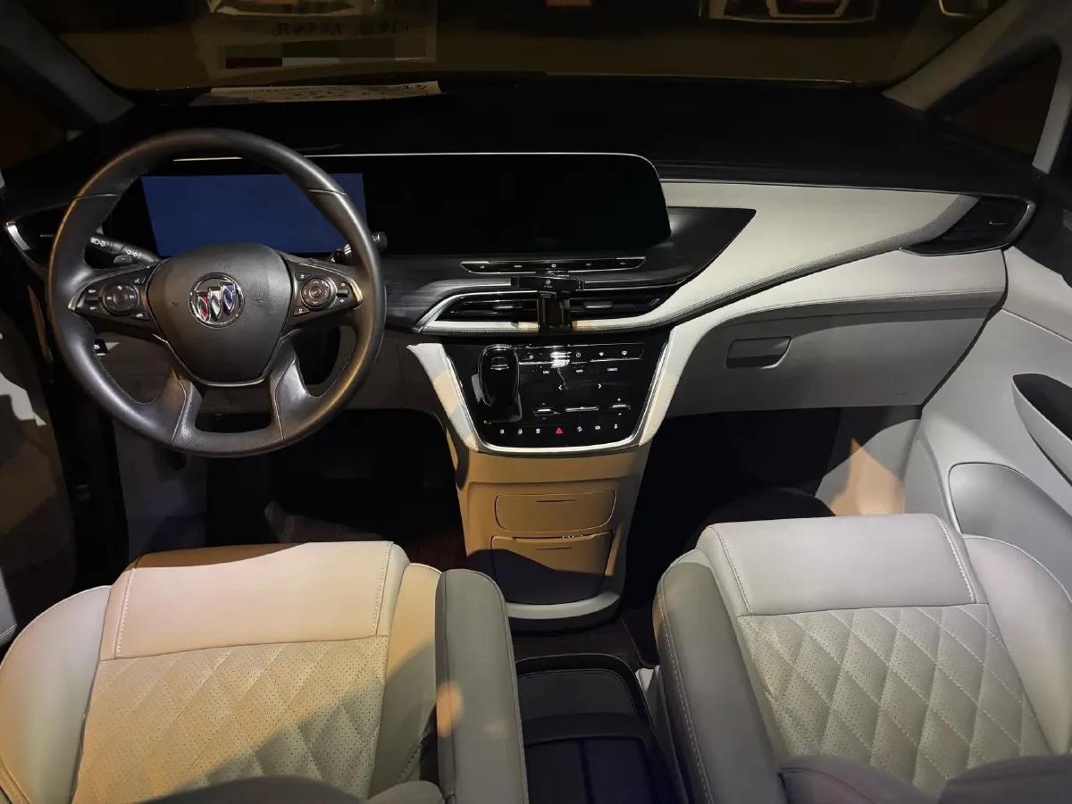 2023 Buick GL8 2.0T 237HP L4 9AT,autocango,china used car exporter,china ev exporter,chinese used car exporter,chinese used ev exporter