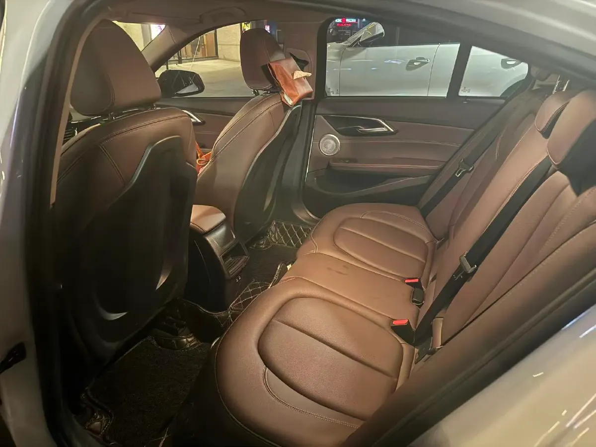 2021 BMW 1 Series 1.5T 140HP L3 7DCT,autocango,china used car exporter,china ev exporter,chinese used car exporter,chinese used ev exporter