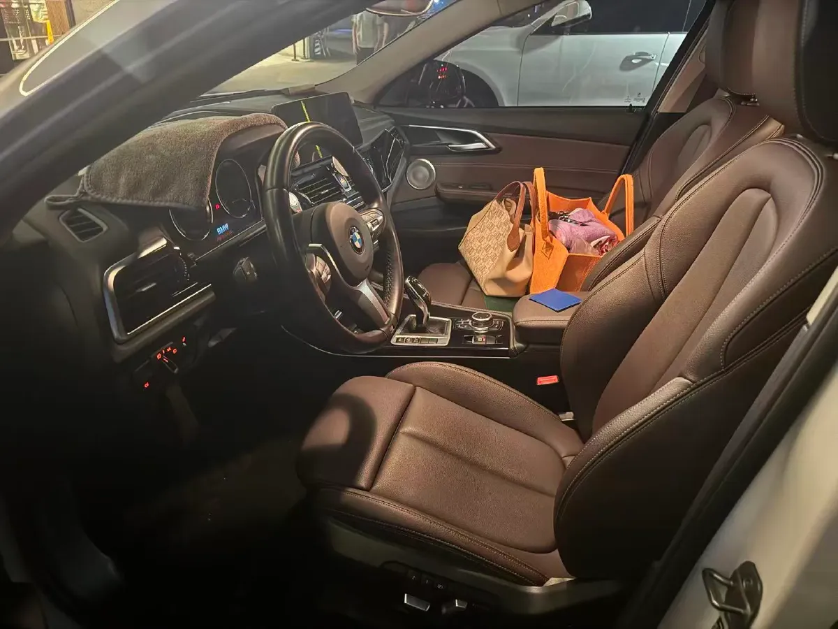 2021 BMW 1 Series 1.5T 140HP L3 7DCT,autocango,china used car exporter,china ev exporter,chinese used car exporter,chinese used ev exporter