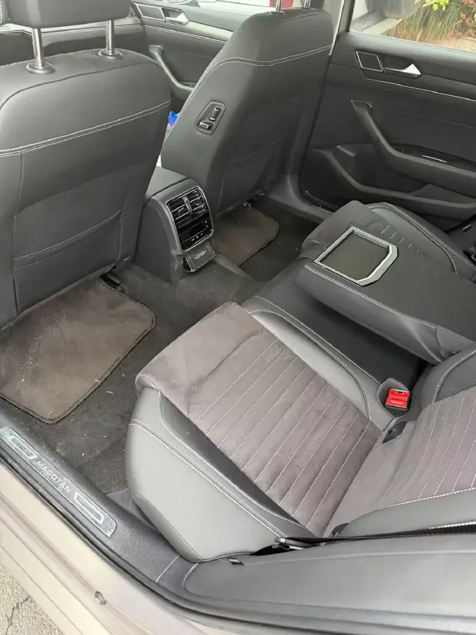 2020 Volkswagen Magotan 2.0T 220HP L4 7DCT,autocango,china used car exporter,china ev exporter,chinese used car exporter,chinese used ev exporter