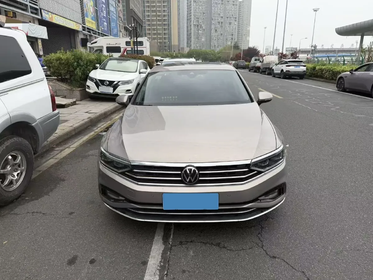 2020 Volkswagen Magotan 2.0T 220HP L4 7DCT,autocango,china used car exporter,china ev exporter,chinese used car exporter,chinese used ev exporter