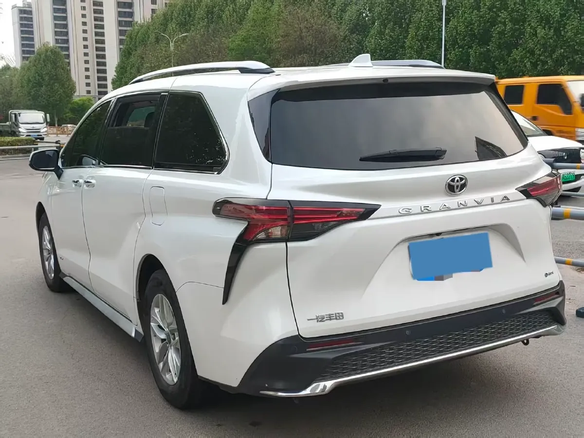 2024 Toyota Granvia 2.5L 189HP L4 E-CVT Hybrid,autocango,china used car exporter,china ev exporter,chinese used car exporter,chinese used ev exporter