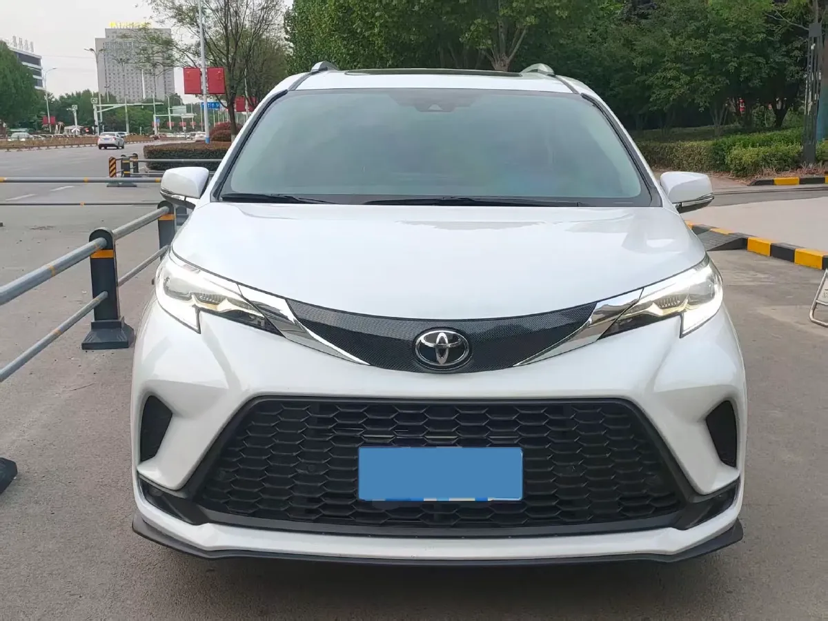 2024 Toyota Granvia 2.5L 189HP L4 E-CVT Hybrid,autocango,china used car exporter,china ev exporter,chinese used car exporter,chinese used ev exporter