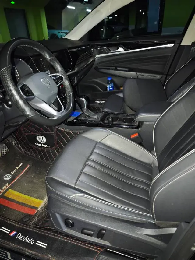 2023 Volkswagen Passat 2.0T 186HP L4 7DCT,autocango,china used car exporter,china ev exporter,chinese used car exporter,chinese used ev exporter