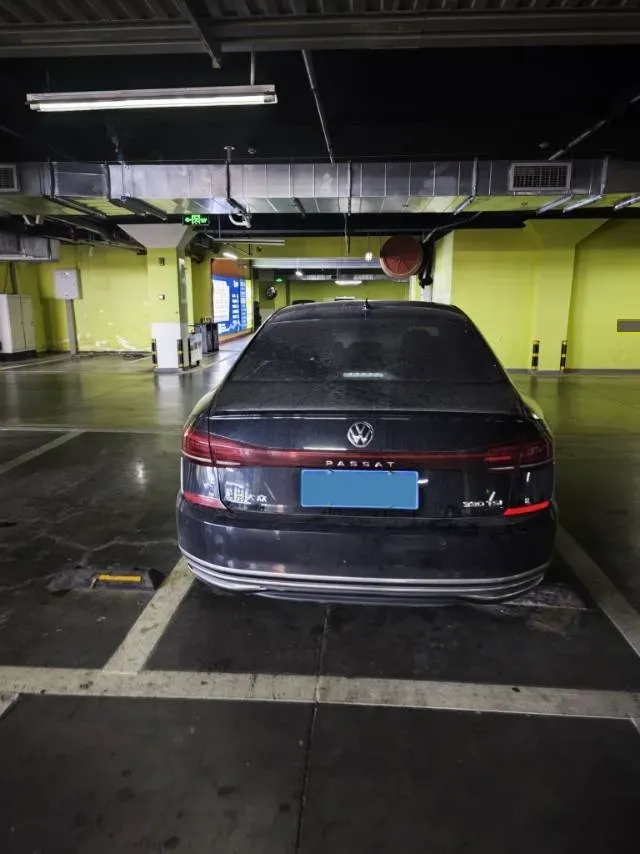 2023 Volkswagen Passat 2.0T 186HP L4 7DCT,autocango,china used car exporter,china ev exporter,chinese used car exporter,chinese used ev exporter