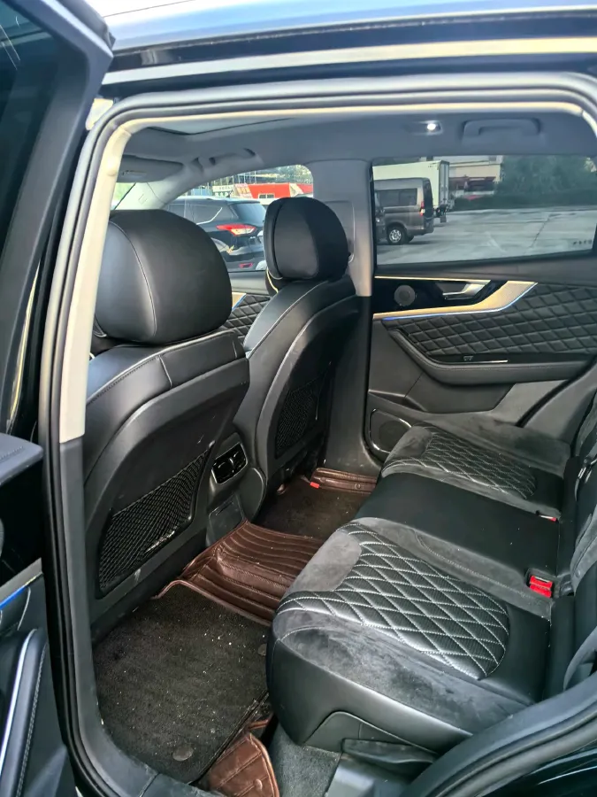 2019 HongQi HS5 2.0T 224HP L4 6AT,autocango,china used car exporter,china ev exporter,chinese used car exporter,chinese used ev exporter