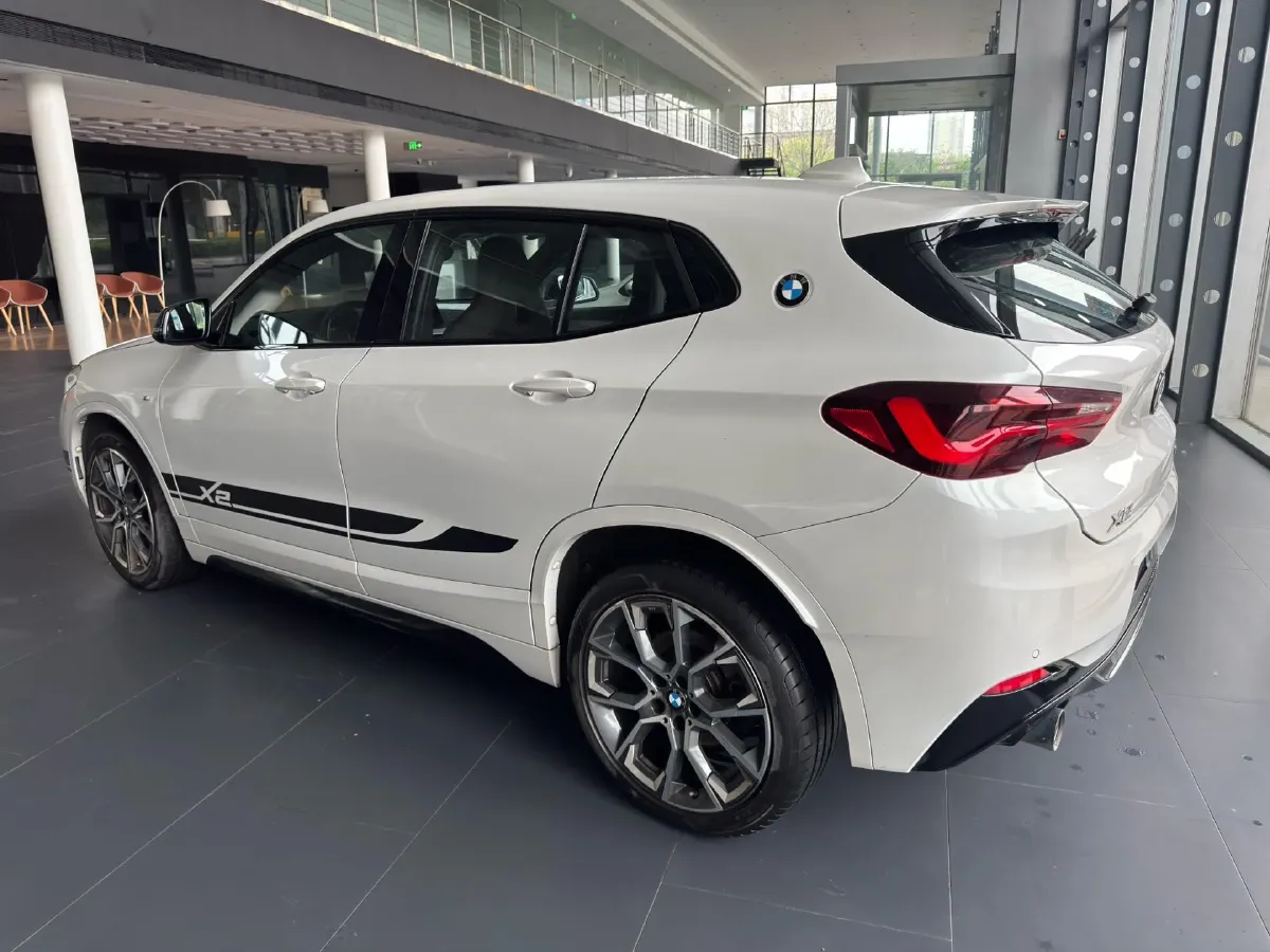2021 BMW X2 2.0T 192HP L4 7DCT,autocango,china used car exporter,china ev exporter,chinese used car exporter,chinese used ev exporter