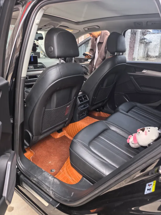 2020 Audi Q5L 2.0T 190HP L4 7DCT,autocango,china used car exporter,china ev exporter,chinese used car exporter,chinese used ev exporter