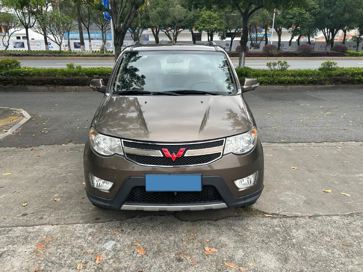 2014 WuLing HongGuang 1.5L 112HP L4 4AT,autocango,china used car exporter,china ev exporter,chinese used car exporter,chinese used ev exporter