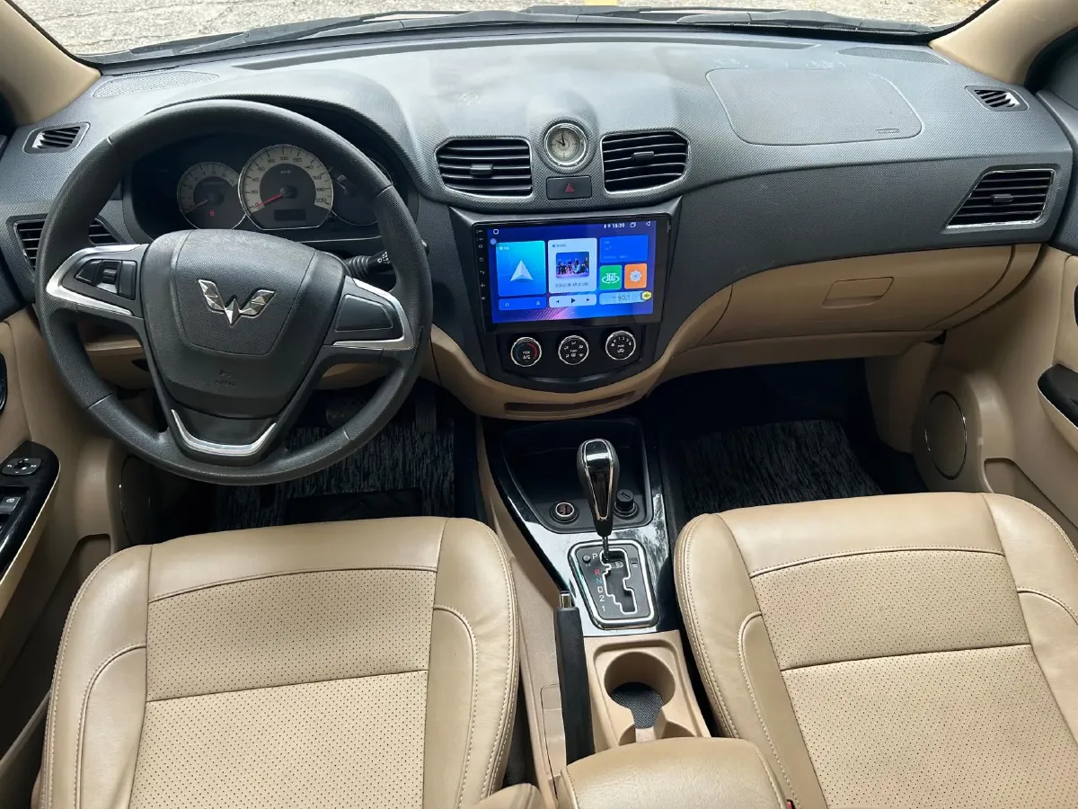 2014 WuLing HongGuang 1.5L 112HP L4 4AT,autocango,china used car exporter,china ev exporter,chinese used car exporter,chinese used ev exporter