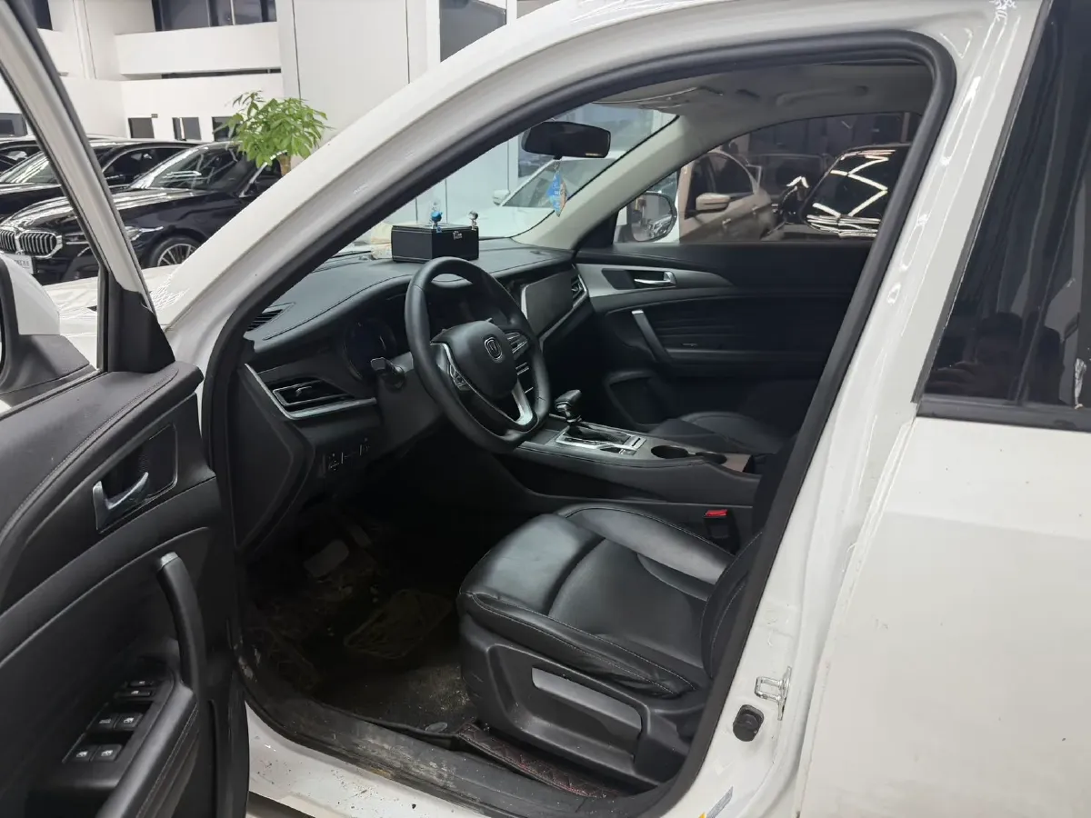 2021 ChangAn CS35 Plus 1.6L 128HP L4 CVT,autocango,china used car exporter,china ev exporter,chinese used car exporter,chinese used ev exporter