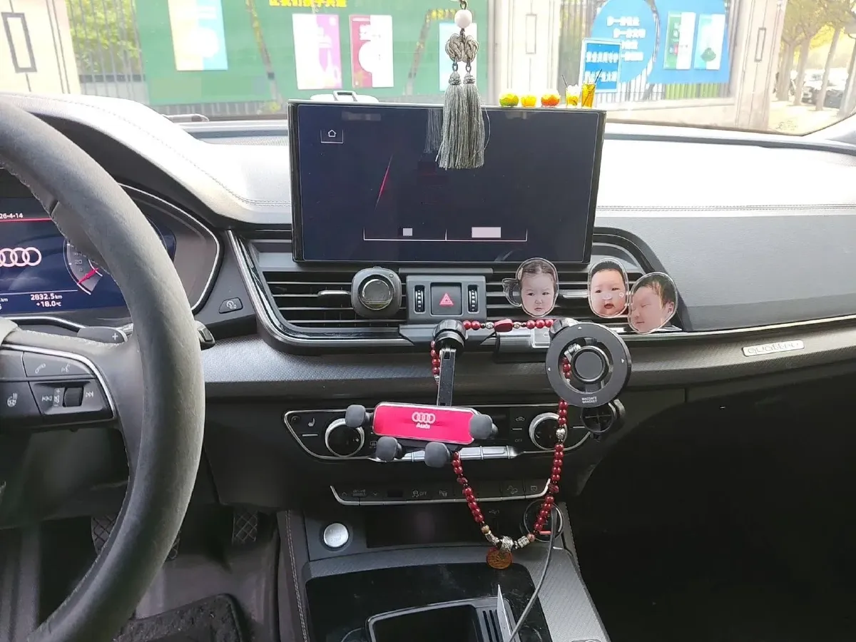 2022 Audi Q5L 2.0T 190HP L4 7DCT,autocango,china used car exporter,china ev exporter,chinese used car exporter,chinese used ev exporter