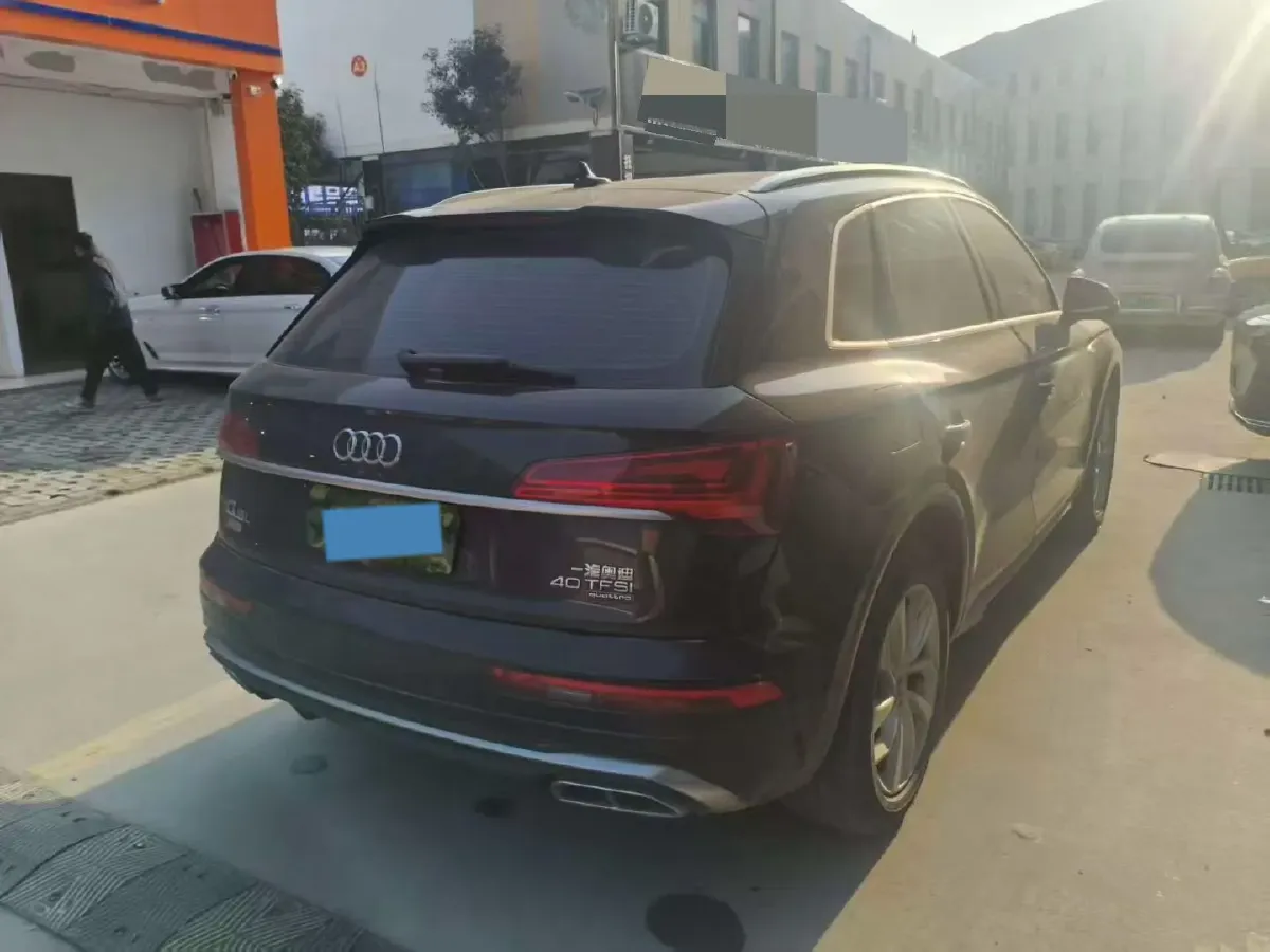 2022 Audi Q5L 2.0T 190HP L4 7DCT,autocango,china used car exporter,china ev exporter,chinese used car exporter,chinese used ev exporter
