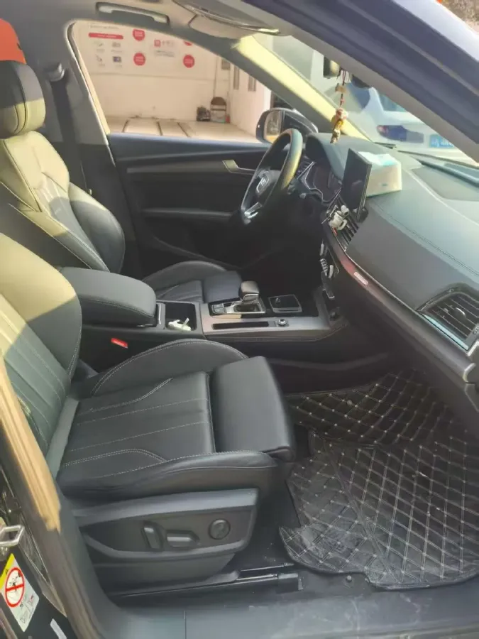 2022 Audi Q5L 2.0T 190HP L4 7DCT,autocango,china used car exporter,china ev exporter,chinese used car exporter,chinese used ev exporter