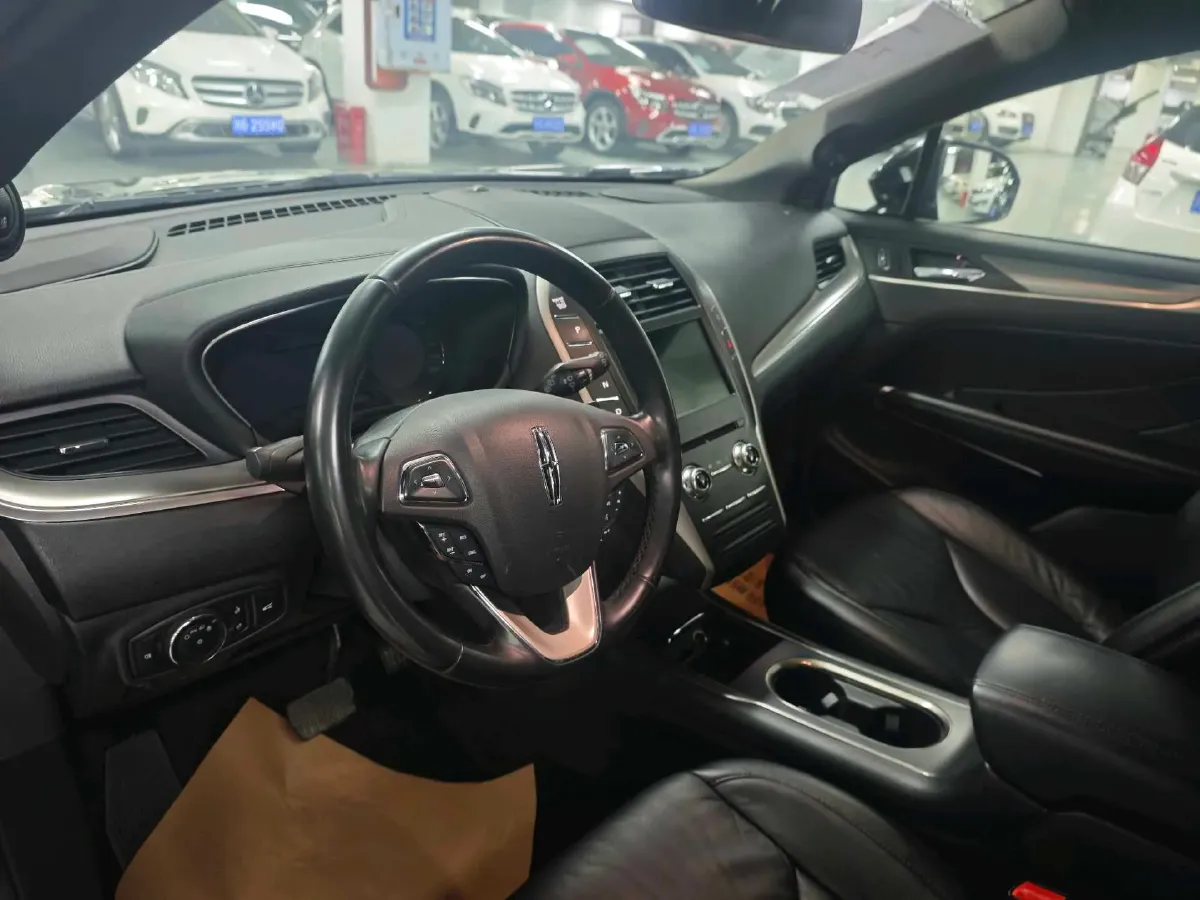 2018 Lincoln MKC 2.0T 203HP L4 6AT,autocango,china used car exporter,china ev exporter,chinese used car exporter,chinese used ev exporter