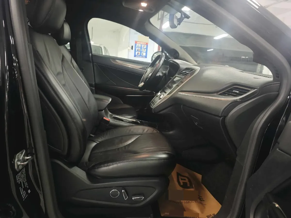 2018 Lincoln MKC 2.0T 203HP L4 6AT,autocango,china used car exporter,china ev exporter,chinese used car exporter,chinese used ev exporter