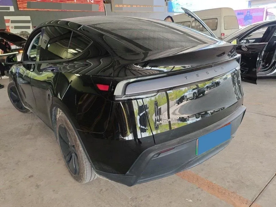 2025 Tesla Model Y BEV 62.5KWH,autocango,china used car exporter,china ev exporter,chinese used car exporter,chinese used ev exporter