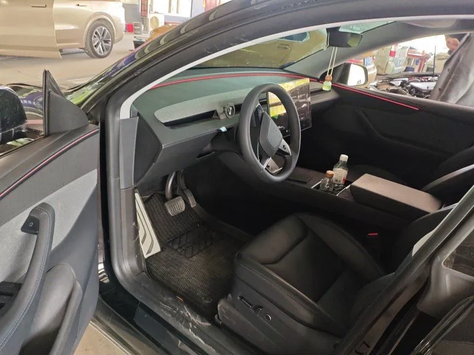 2025 Tesla Model Y BEV 62.5KWH,autocango,china used car exporter,china ev exporter,chinese used car exporter,chinese used ev exporter