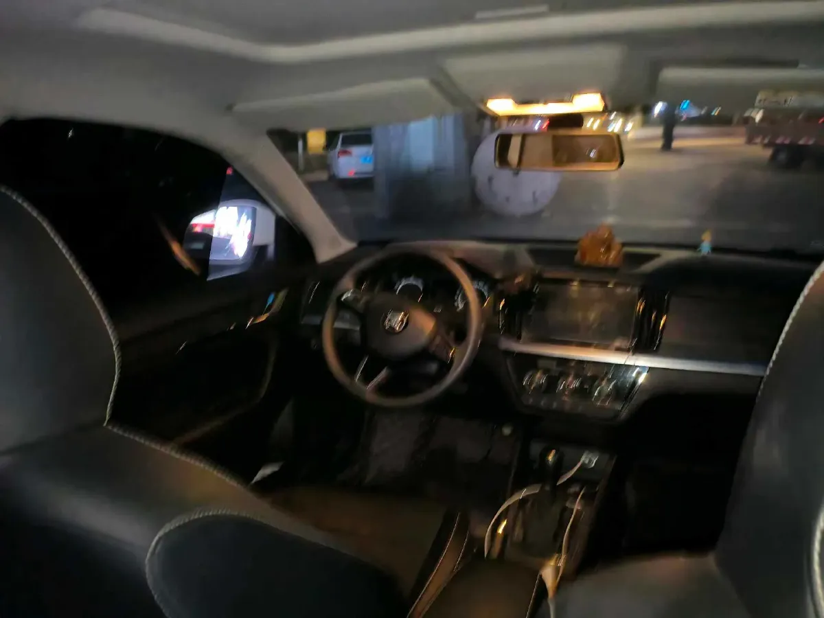 2020 Skoda Kamiq 1.5L 112HP L4 6AT,autocango,china used car exporter,china ev exporter,chinese used car exporter,chinese used ev exporter