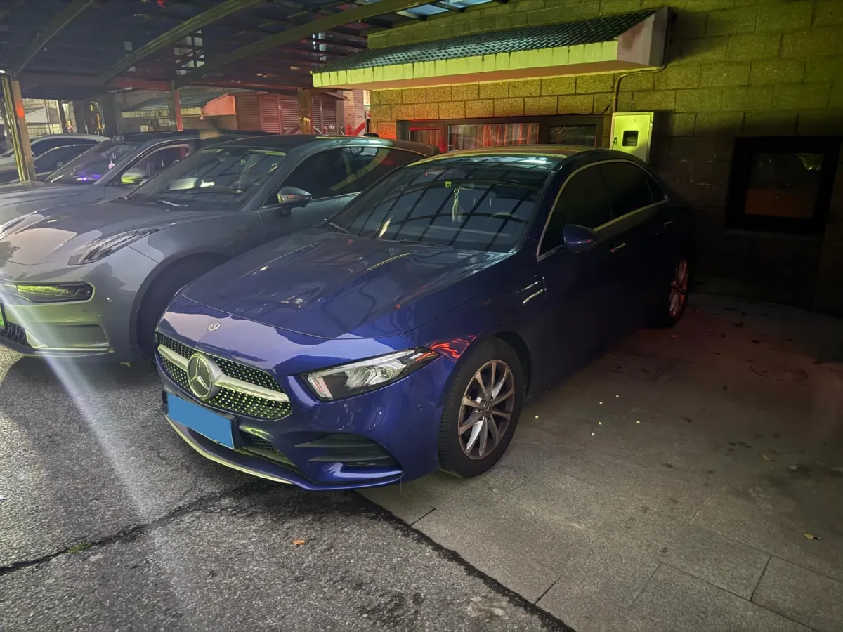 2020 Mercedes-Benz A Class 1.3T 163HP L4 7DCT,autocango,china used car exporter,china ev exporter,chinese used car exporter,chinese used ev exporter