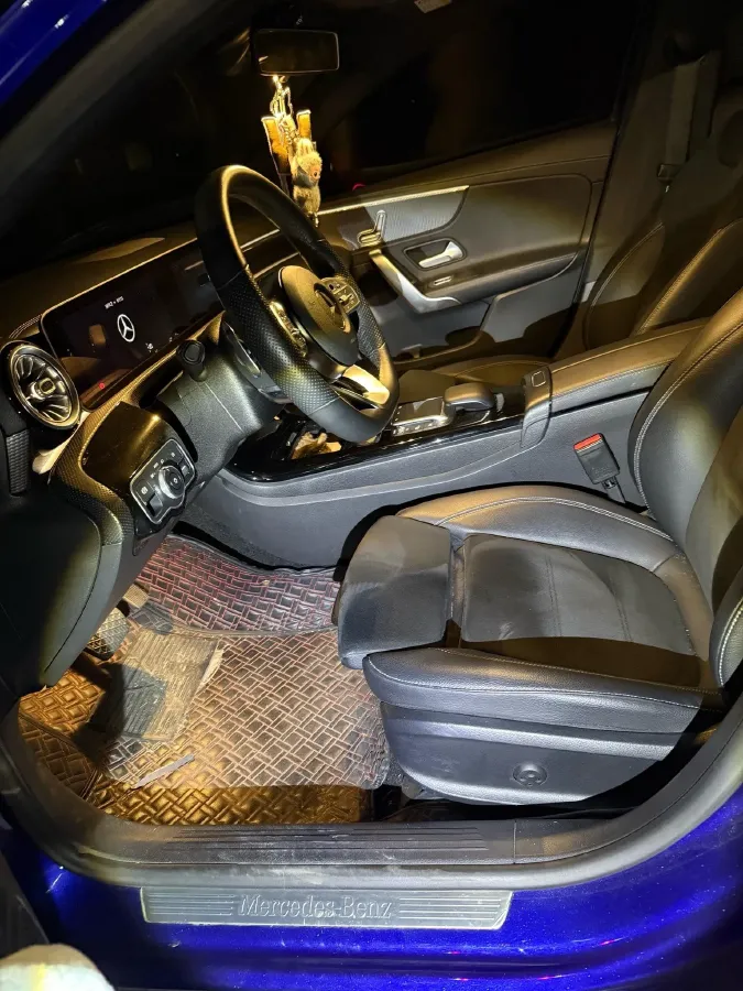 2020 Mercedes-Benz A Class 1.3T 163HP L4 7DCT,autocango,china used car exporter,china ev exporter,chinese used car exporter,chinese used ev exporter