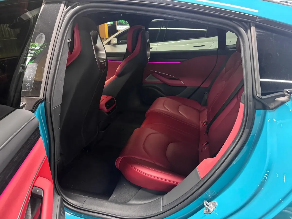 2024 MI SU7 BEV 101KWH,autocango,china used car exporter,china ev exporter,chinese used car exporter,chinese used ev exporter