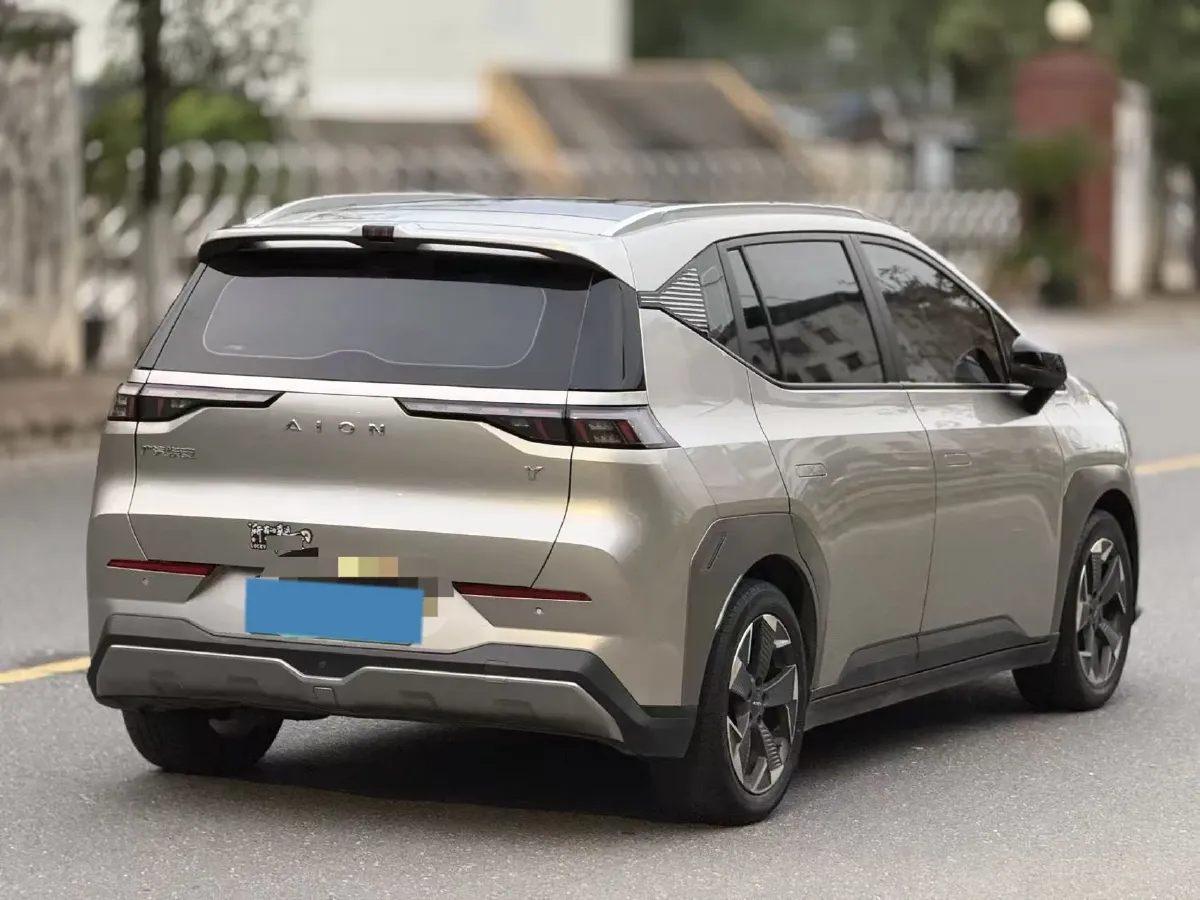 2022 Geely Okavango 1.8T 184HP L4 7DCT,autocango,china used car exporter,china ev exporter,chinese used car exporter,chinese used ev exporter