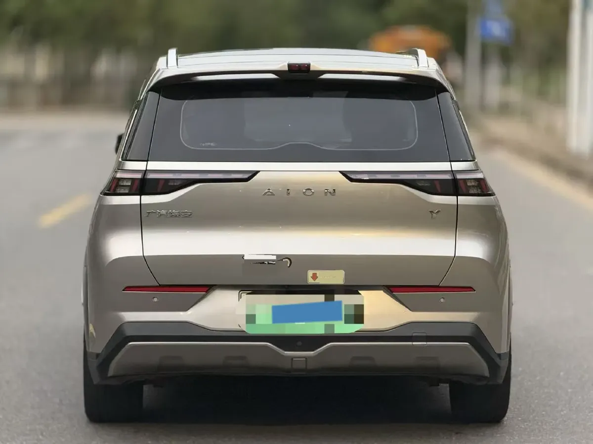2022 Geely Okavango 1.8T 184HP L4 7DCT,autocango,china used car exporter,china ev exporter,chinese used car exporter,chinese used ev exporter
