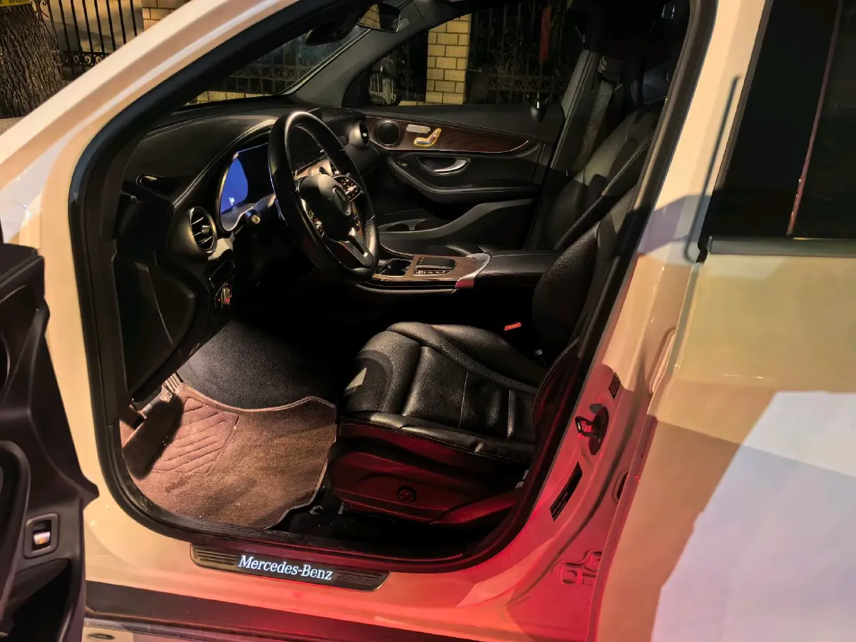 2020 Mercedes-Benz GLC Class 2.0T 258HP L4 9AT,autocango,china used car exporter,china ev exporter,chinese used car exporter,chinese used ev exporter