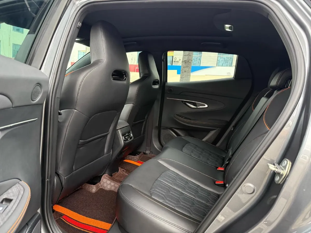 2022 ChangAn UNI-T 2.0T 233HP L4 8AT,autocango,china used car exporter,china ev exporter,chinese used car exporter,chinese used ev exporter