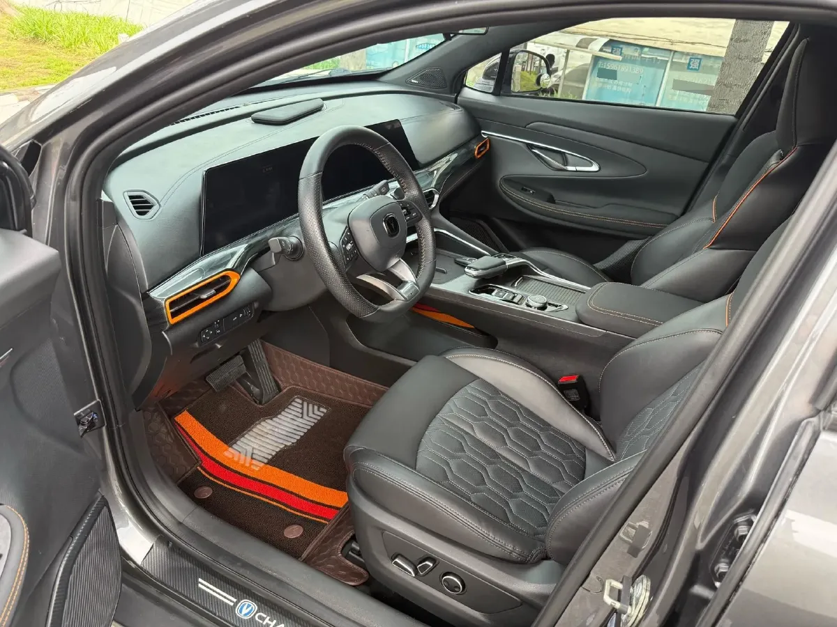 2022 ChangAn UNI-T 2.0T 233HP L4 8AT,autocango,china used car exporter,china ev exporter,chinese used car exporter,chinese used ev exporter