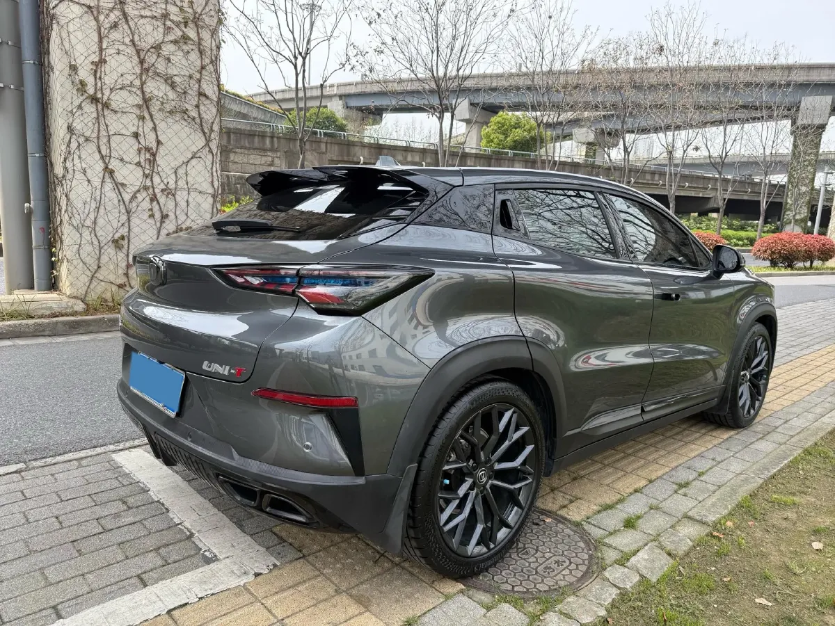 2022 ChangAn UNI-T 2.0T 233HP L4 8AT,autocango,china used car exporter,china ev exporter,chinese used car exporter,chinese used ev exporter