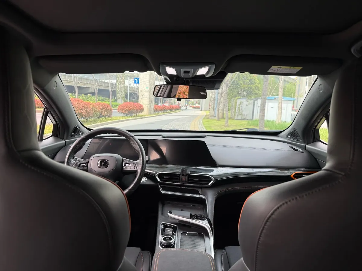 2022 ChangAn UNI-T 2.0T 233HP L4 8AT,autocango,china used car exporter,china ev exporter,chinese used car exporter,chinese used ev exporter