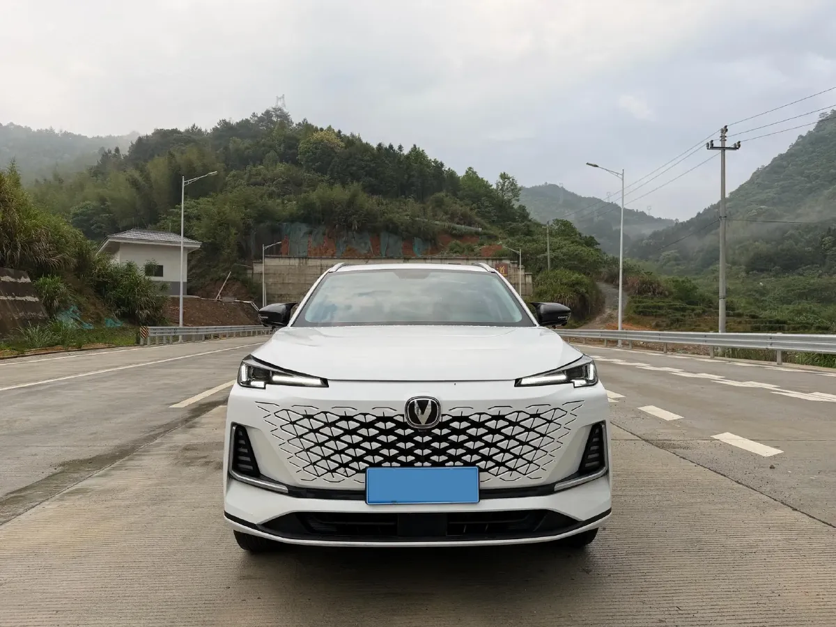 2024 ChangAn CS55 Plus 1.5T 188HP L4 7DCT,autocango,china used car exporter,china ev exporter,chinese used car exporter,chinese used ev exporter