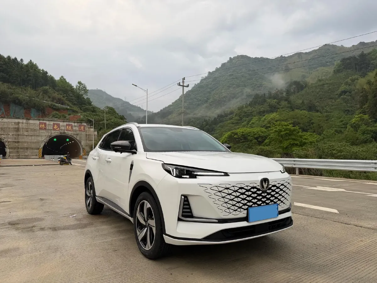 2024 ChangAn CS55 Plus 1.5T 188HP L4 7DCT,autocango,china used car exporter,china ev exporter,chinese used car exporter,chinese used ev exporter