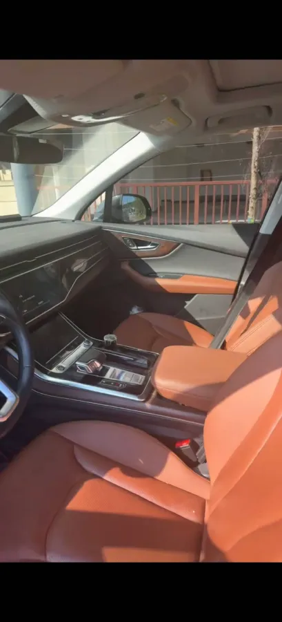 2022 Audi Q7 2.0T 245HP L4 8AT,autocango,china used car exporter,china ev exporter,chinese used car exporter,chinese used ev exporter