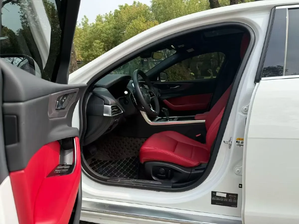 2023 Jaguar XEL 2.0T 250HP L4 8AT,autocango,china used car exporter,china ev exporter,chinese used car exporter,chinese used ev exporter