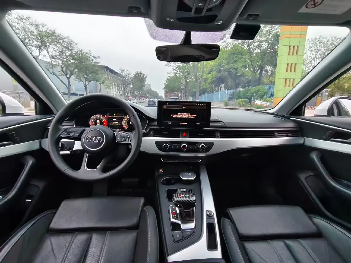 2020 Audi A4L 2.0T 190HP L4 7DCT,autocango,china used car exporter,china ev exporter,chinese used car exporter,chinese used ev exporter