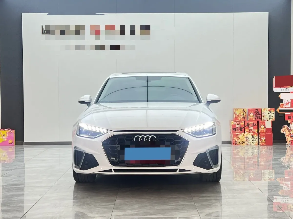 2024 Audi A4L 2.0T 190HP L4 7DCT,autocango,china used car exporter,china ev exporter,chinese used car exporter,chinese used ev exporter