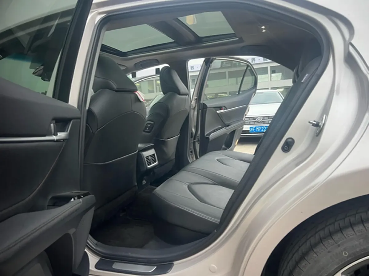 2023 Toyota Camry 2.5L 178HP L4 E-CVT Hybrid,autocango,china used car exporter,china ev exporter,chinese used car exporter,chinese used ev exporter