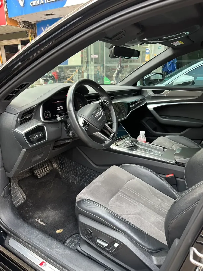 2023 Audi A6L 2.0T 245HP L4 7DCT,autocango,china used car exporter,china ev exporter,chinese used car exporter,chinese used ev exporter